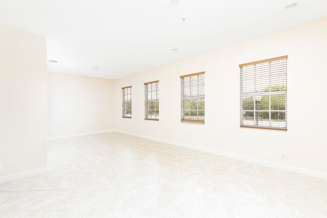6807 Lakeside Circle N 102-1, Davie, FL 33314