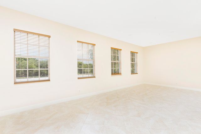 6807 Lakeside Circle N 102-1, Davie, FL 33314