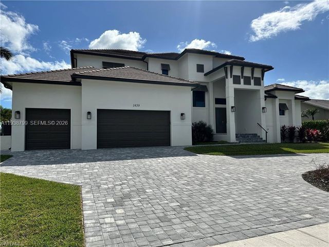 654 Bamboo Ct, Marco Island, FL 34145