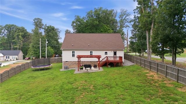 8504 Altavista Drive, Stokesdale, NC 27357