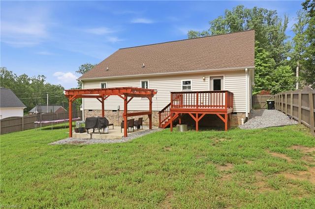 8504 Altavista Drive, Stokesdale, NC 27357