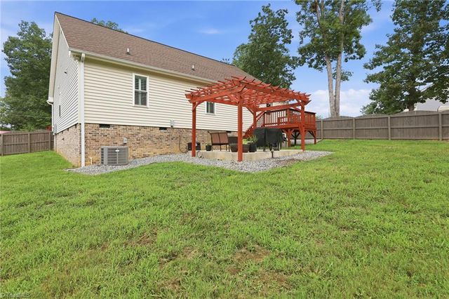 8504 Altavista Drive, Stokesdale, NC 27357
