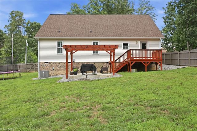 8504 Altavista Drive, Stokesdale, NC 27357