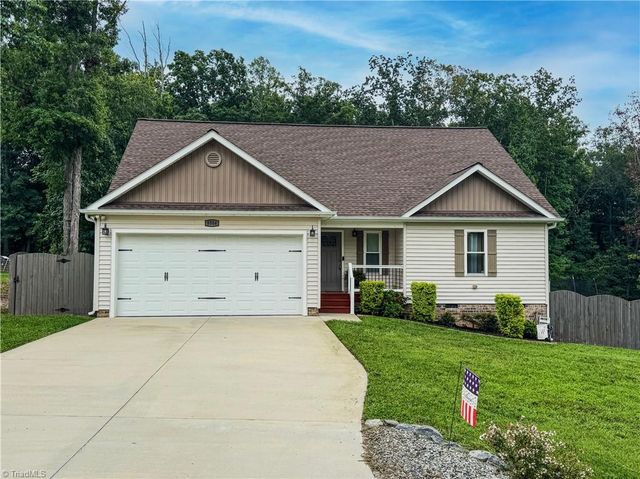 8504 Altavista Drive, Stokesdale, NC 27357