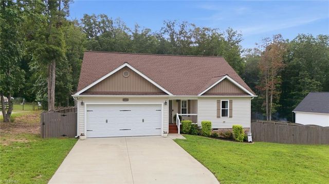 8504 Altavista Drive, Stokesdale, NC 27357