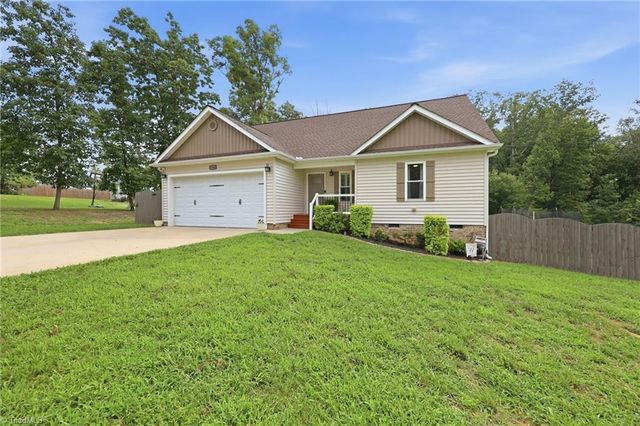 8504 Altavista Drive, Stokesdale, NC 27357