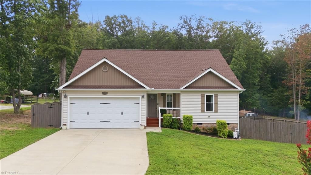 8504 Altavista Drive, Stokesdale, NC 27357