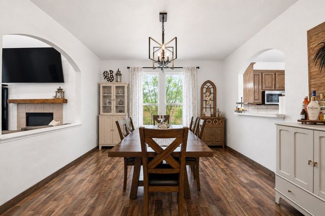 613 Dorchester Lane, Mansfield, TX 76063