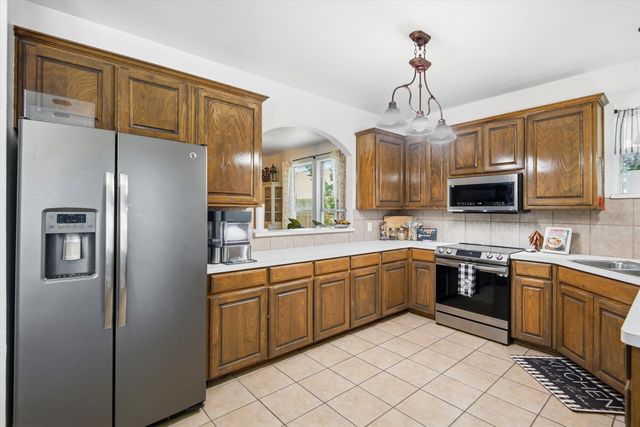613 Dorchester Lane, Mansfield, TX 76063
