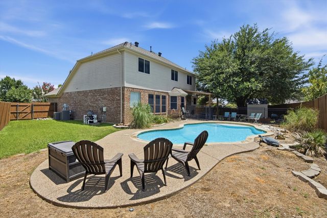613 Dorchester Lane, Mansfield, TX 76063