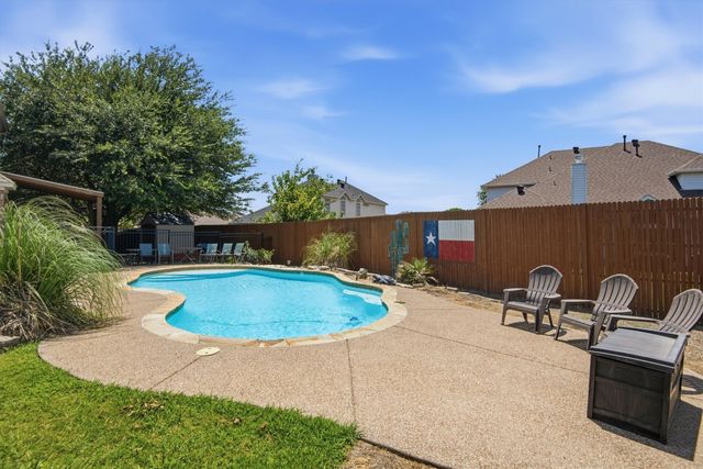 613 Dorchester Lane, Mansfield, TX 76063