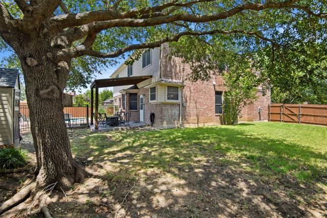 613 Dorchester Lane, Mansfield, TX 76063