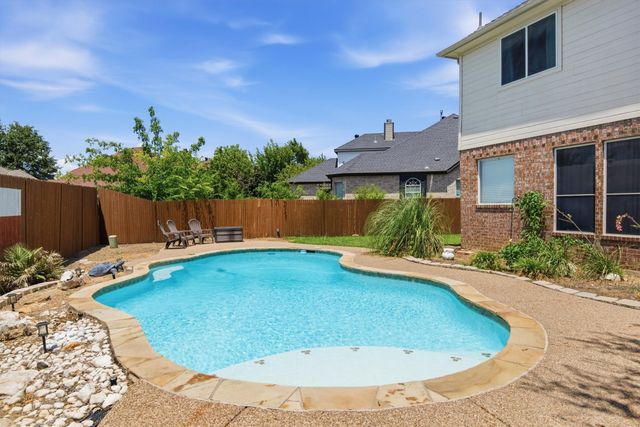 613 Dorchester Lane, Mansfield, TX 76063