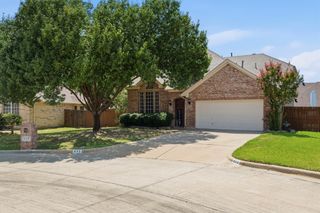 613 Dorchester Lane, Mansfield, TX 76063