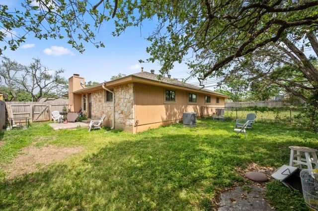 101 Norwood DR B, Georgetown, TX 78628