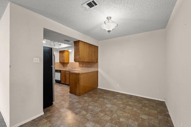 101 Norwood DR B, Georgetown, TX 78628