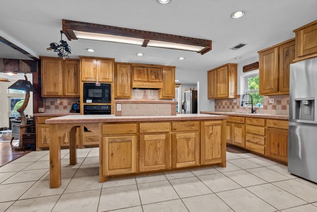 1300 Finney Drive, Weatherford, TX 76085