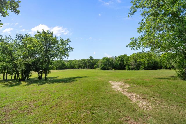 1300 Finney Drive, Weatherford, TX 76085