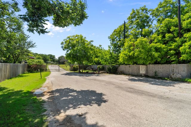 1300 Finney Drive, Weatherford, TX 76085