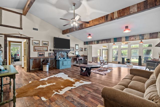 1300 Finney Drive, Weatherford, TX 76085