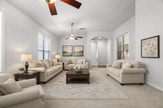 1008 Grey Fox Drive, Savannah, TX 76227