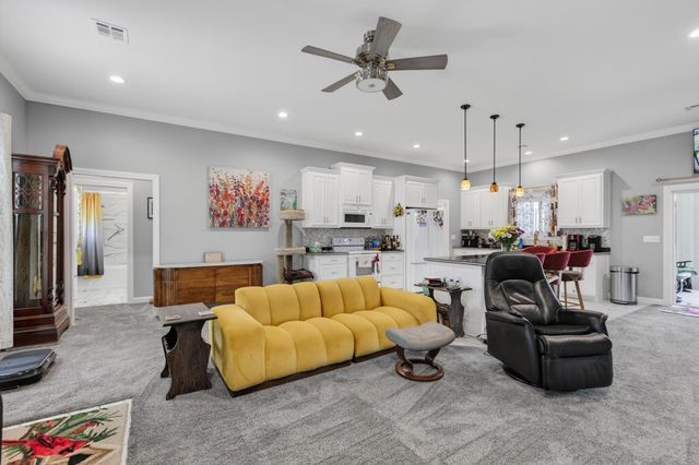 25385 U.S. 54, Walker, MO 64790