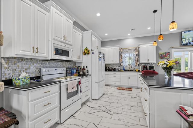 25385 U.S. 54, Walker, MO 64790