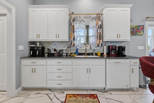 25385 U.S. 54, Walker, MO 64790