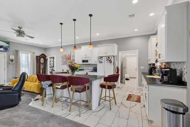 25385 U.S. 54, Walker, MO 64790