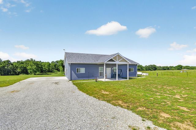 25385 U.S. 54, Walker, MO 64790