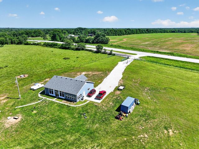 25385 U.S. 54, Walker, MO 64790