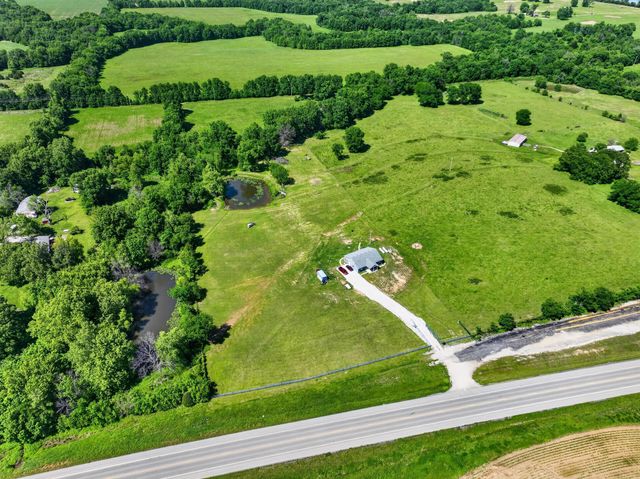 25385 U.S. 54, Walker, MO 64790