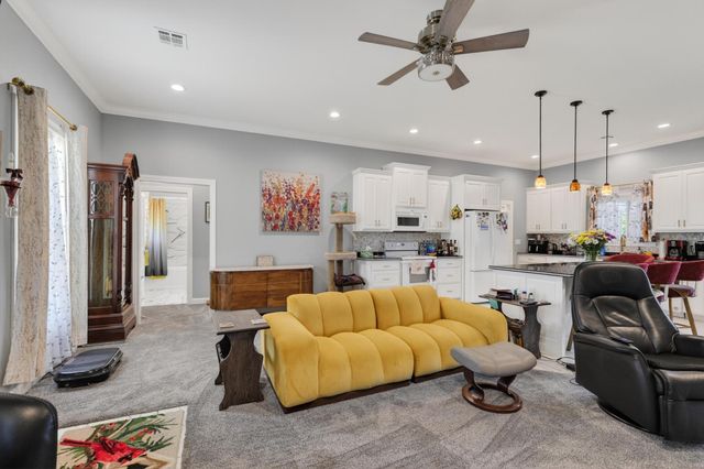 25385 U.S. 54, Walker, MO 64790