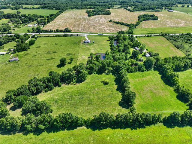 25385 U.S. 54, Walker, MO 64790