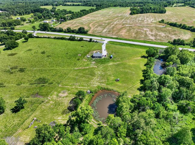 25385 U.S. 54, Walker, MO 64790