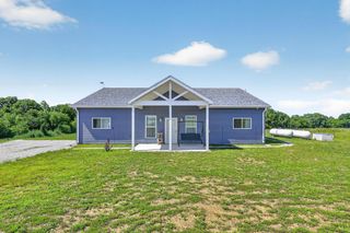 25385 U.S. 54, Walker, MO 64790
