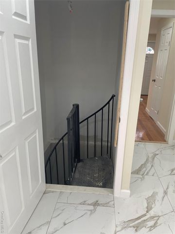 10481 165th Street, Jamaica, NY 11433