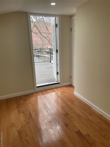 10481 165th Street, Jamaica, NY 11433