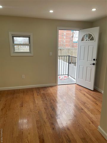 10481 165th Street, Jamaica, NY 11433