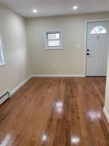 10481 165th Street, Jamaica, NY 11433