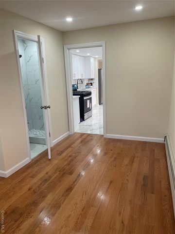 10481 165th Street, Jamaica, NY 11433