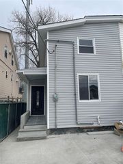 10481 165th Street, Jamaica, NY 11433