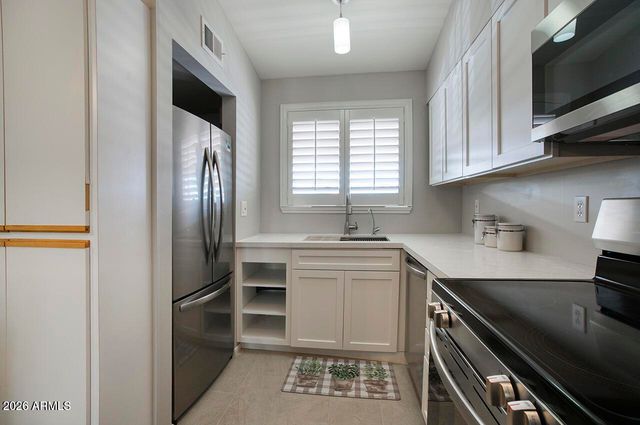 10820 N FAIRWAY Court W 218, Sun City, AZ 85351