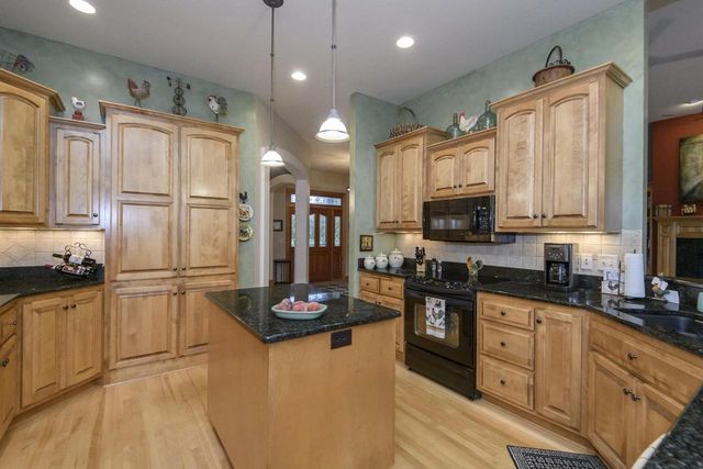 W347S9485 Jericho COURT, Eagle, WI 53119