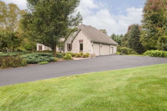 W347S9485 Jericho COURT, Eagle, WI 53119