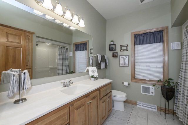 W347S9485 Jericho COURT, Eagle, WI 53119