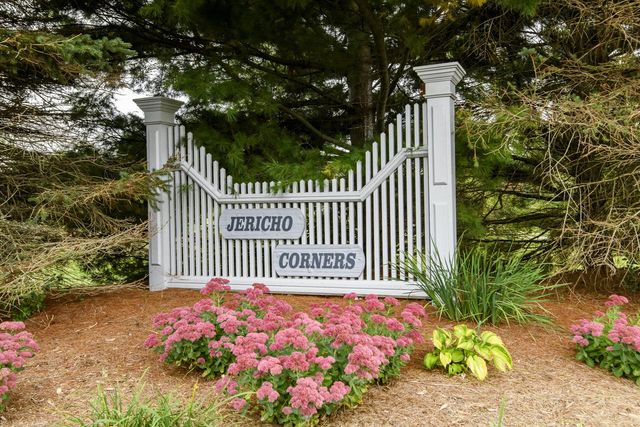 W347S9485 Jericho COURT, Eagle, WI 53119