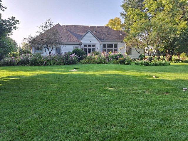 W347S9485 Jericho COURT, Eagle, WI 53119