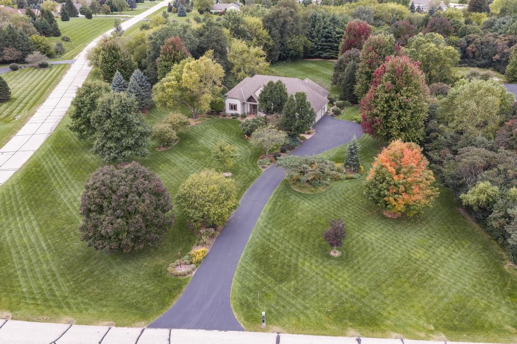 W347S9485 Jericho COURT, Eagle, WI 53119