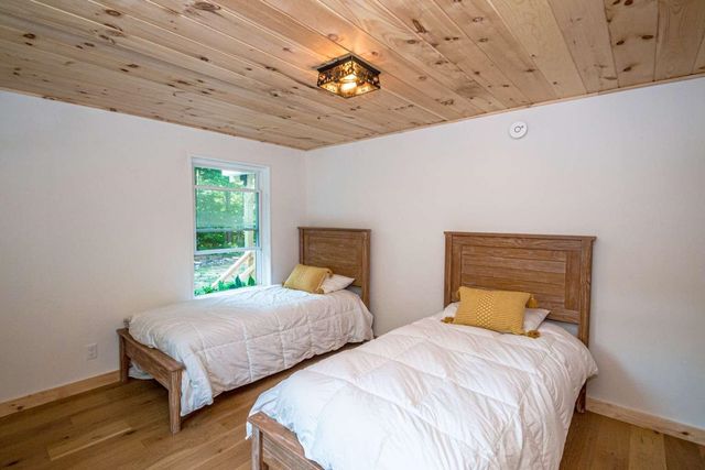 60 Brookside Avenue, Albany, NH 03818